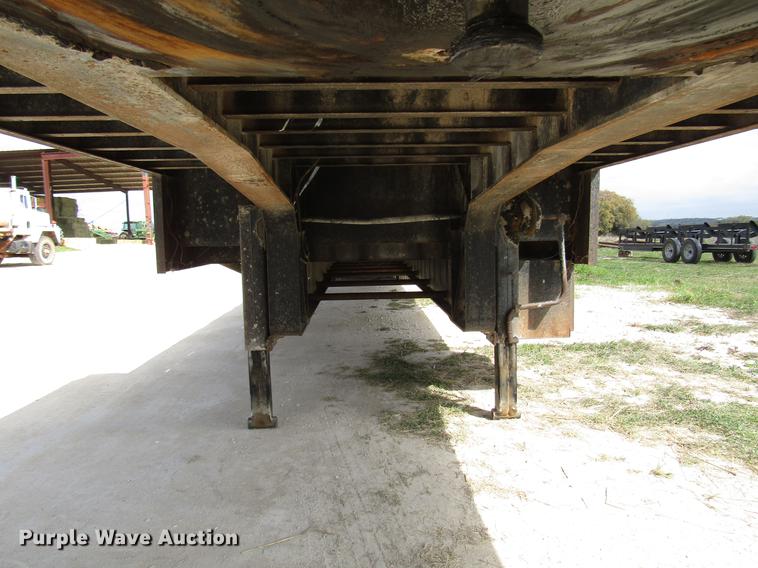 image for item DF2511 1985 Hobbs drop deck equipment trailer