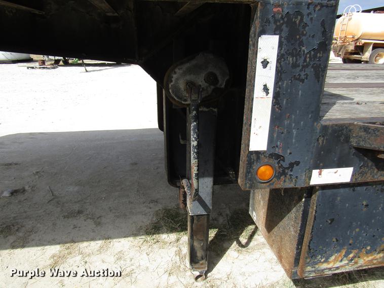 image for item DF2511 1985 Hobbs drop deck equipment trailer