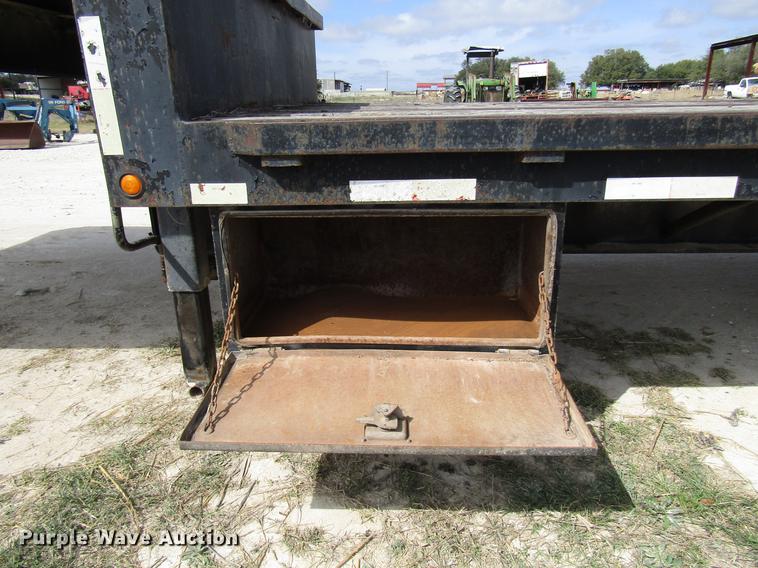 image for item DF2511 1985 Hobbs drop deck equipment trailer