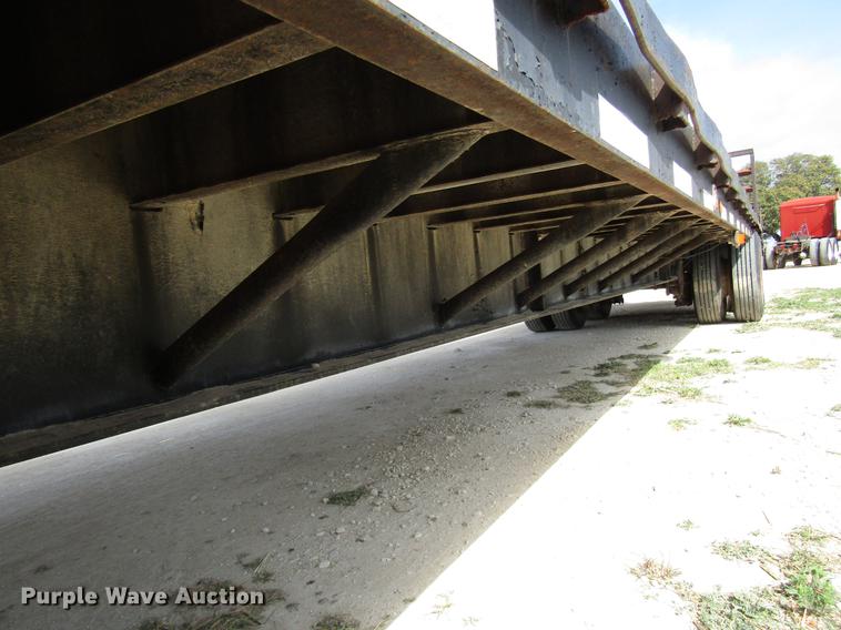 image for item DF2511 1985 Hobbs drop deck equipment trailer