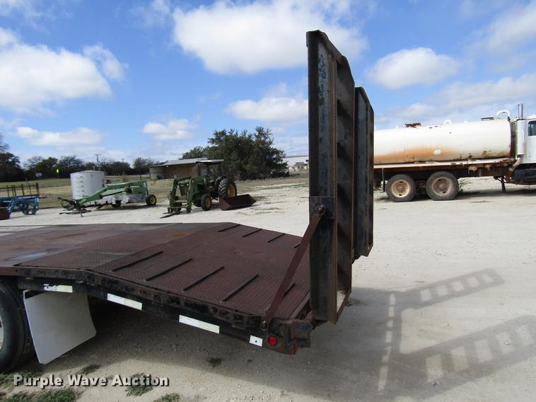 image for item DF2511 1985 Hobbs drop deck equipment trailer