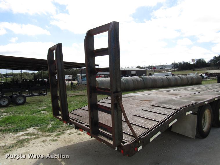 image for item DF2511 1985 Hobbs drop deck equipment trailer