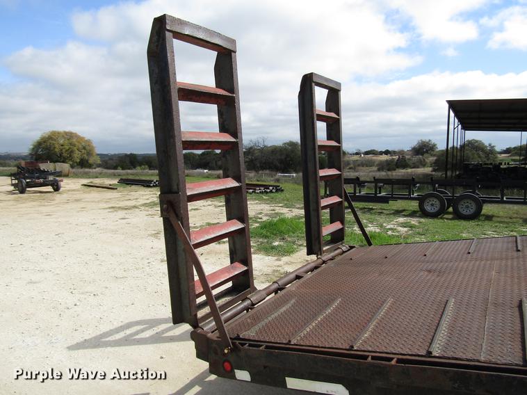 image for item DF2511 1985 Hobbs drop deck equipment trailer