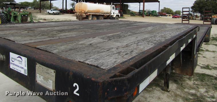 image for item DF2511 1985 Hobbs drop deck equipment trailer