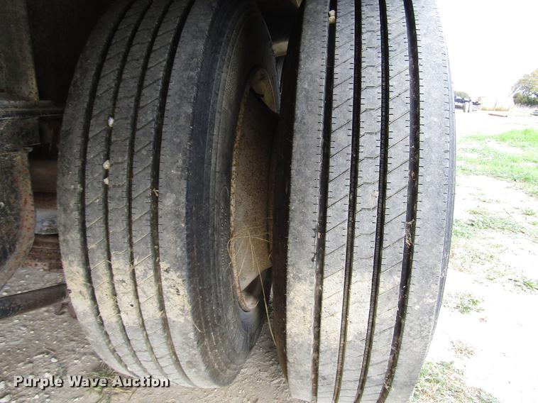 image for item DF2511 1985 Hobbs drop deck equipment trailer