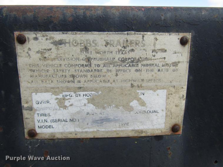 image for item DF2511 1985 Hobbs drop deck equipment trailer