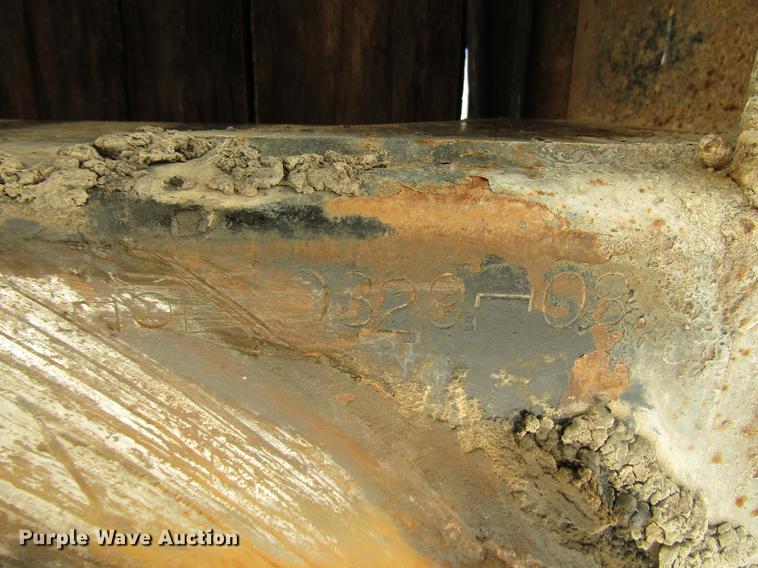 image for item DF2511 1985 Hobbs drop deck equipment trailer