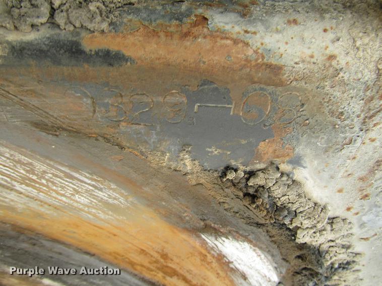 image for item DF2511 1985 Hobbs drop deck equipment trailer