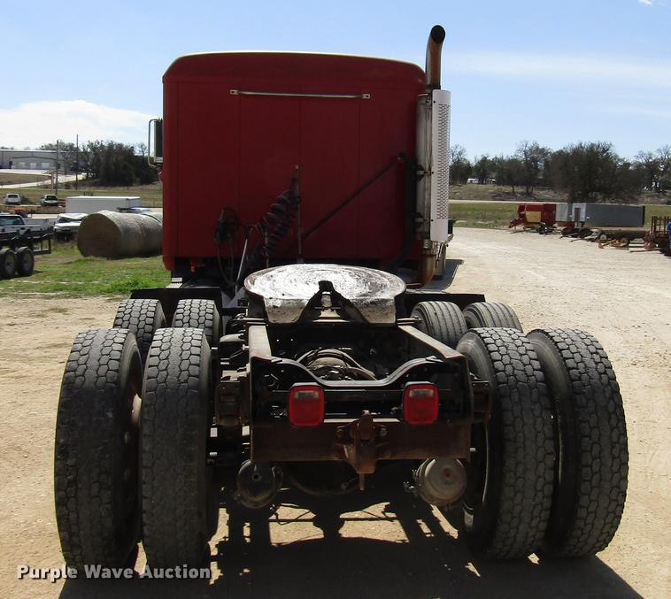 image for item DF2517 1993 Mack CH613 semi truck