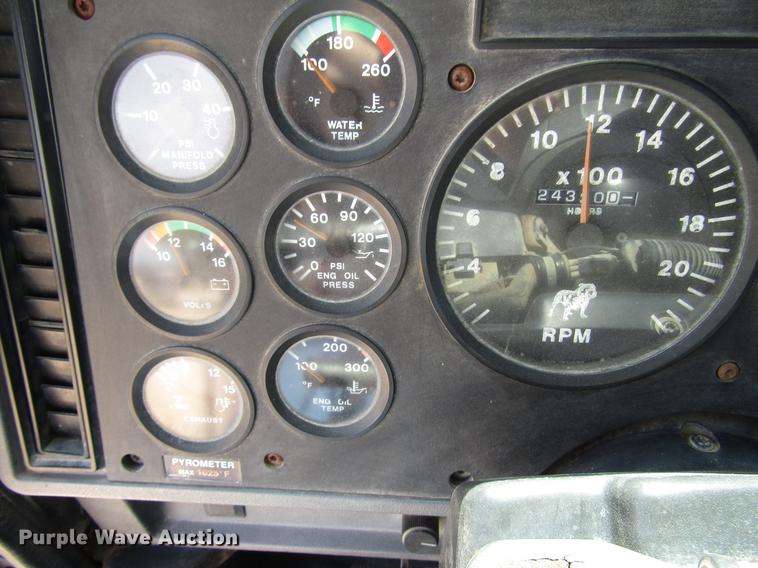 image for item DF2517 1993 Mack CH613 semi truck