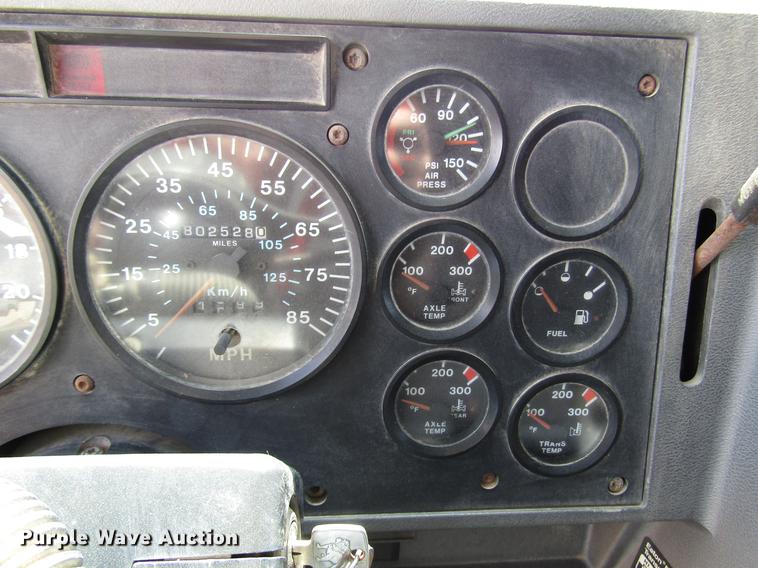 image for item DF2517 1993 Mack CH613 semi truck