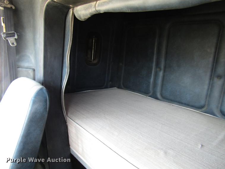 image for item DF2517 1993 Mack CH613 semi truck