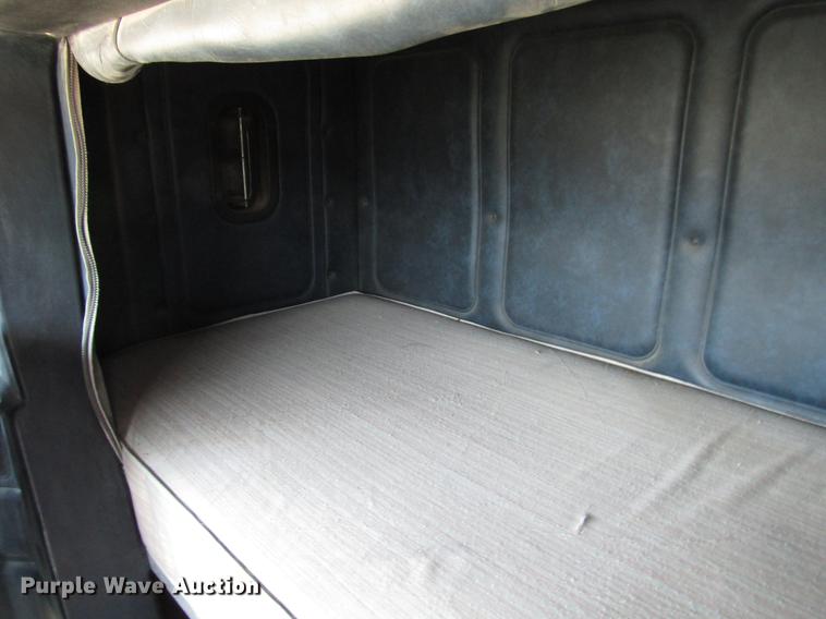 image for item DF2517 1993 Mack CH613 semi truck