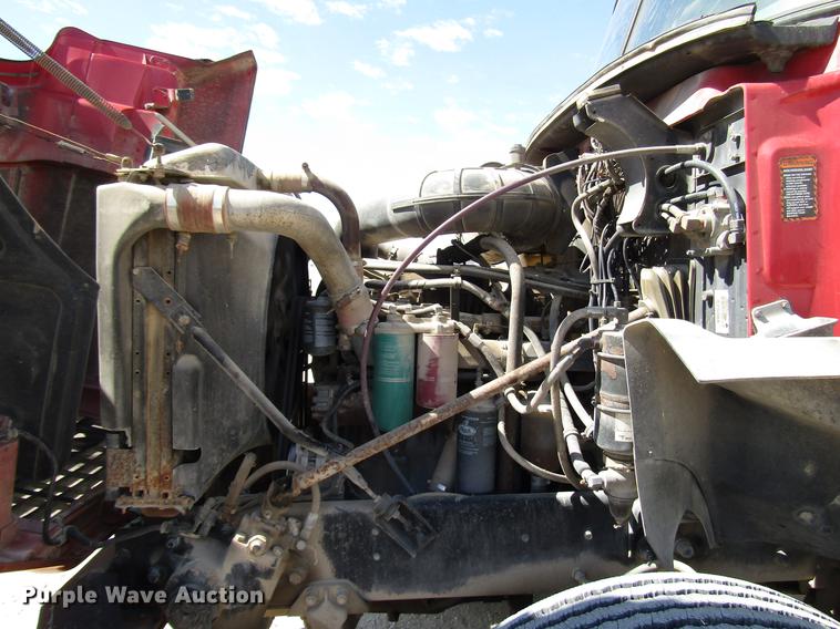 image for item DF2517 1993 Mack CH613 semi truck