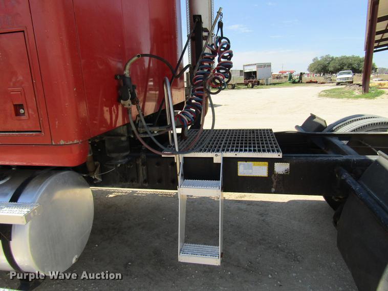 image for item DF2517 1993 Mack CH613 semi truck