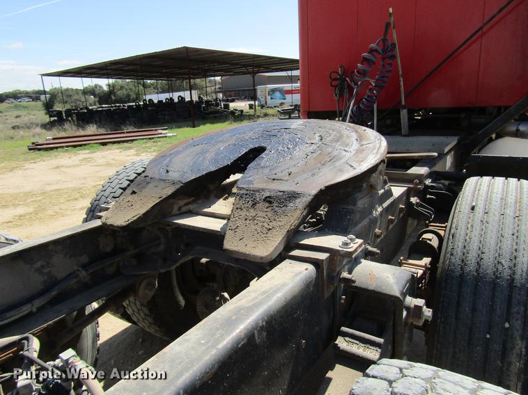 image for item DF2517 1993 Mack CH613 semi truck