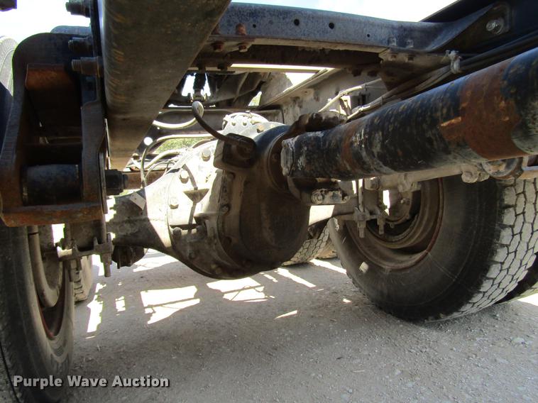 image for item DF2517 1993 Mack CH613 semi truck