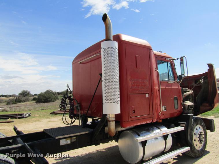 image for item DF2517 1993 Mack CH613 semi truck