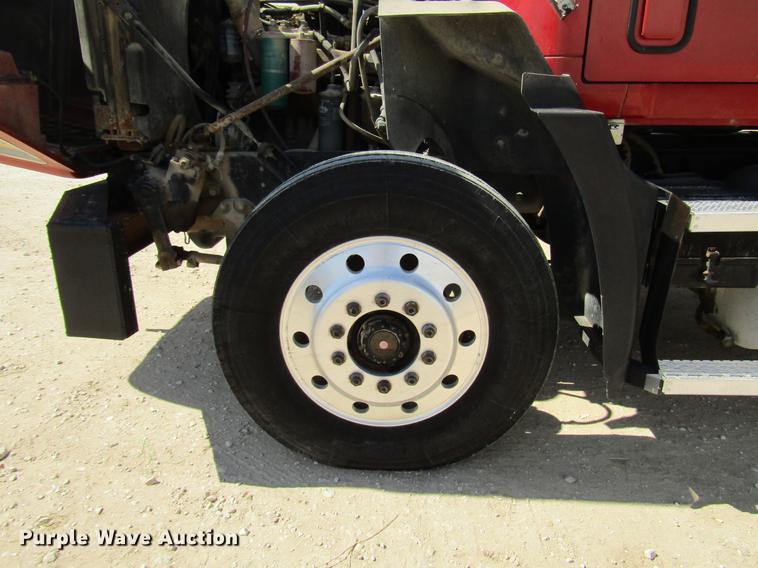 image for item DF2517 1993 Mack CH613 semi truck