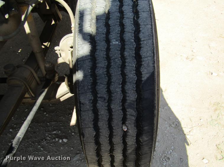 image for item DF2517 1993 Mack CH613 semi truck