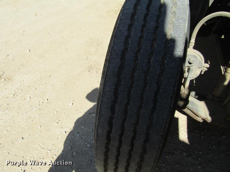 image for item DF2517 1993 Mack CH613 semi truck