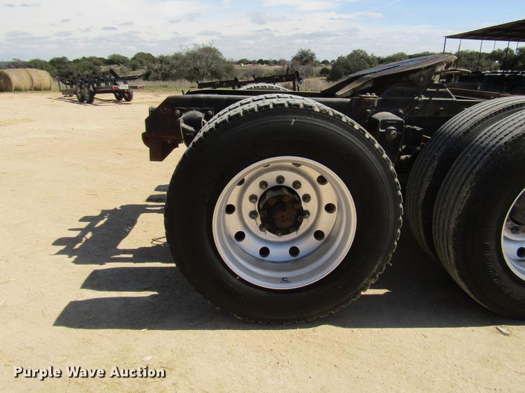 image for item DF2517 1993 Mack CH613 semi truck