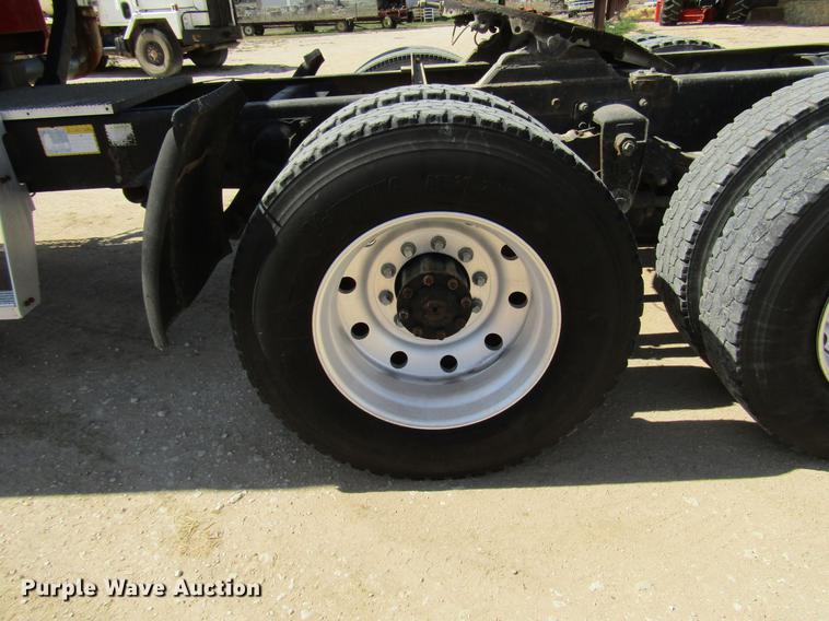 image for item DF2517 1993 Mack CH613 semi truck