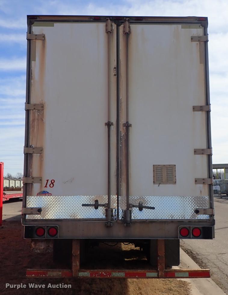 image for item DF8749 2005 Utility dry van trailer