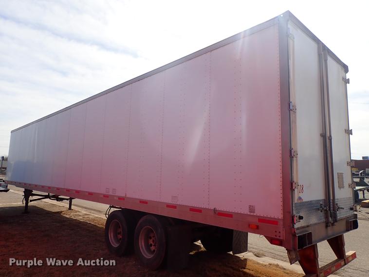 image for item DF8749 2005 Utility dry van trailer
