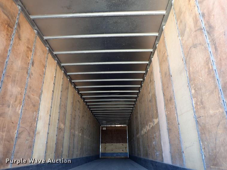 image for item DF8749 2005 Utility dry van trailer