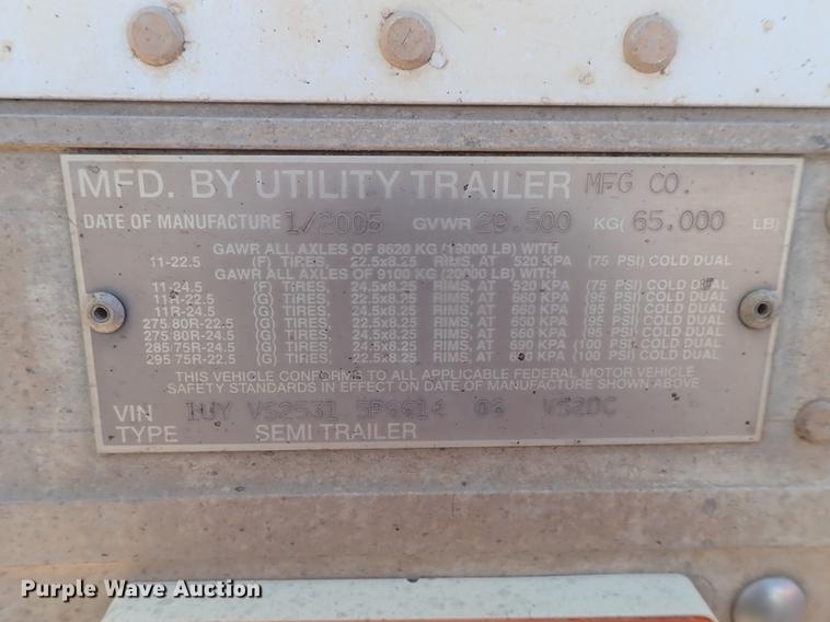 image for item DF8749 2005 Utility dry van trailer