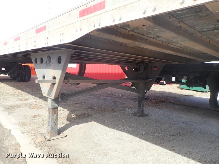 image for item DF8749 2005 Utility dry van trailer