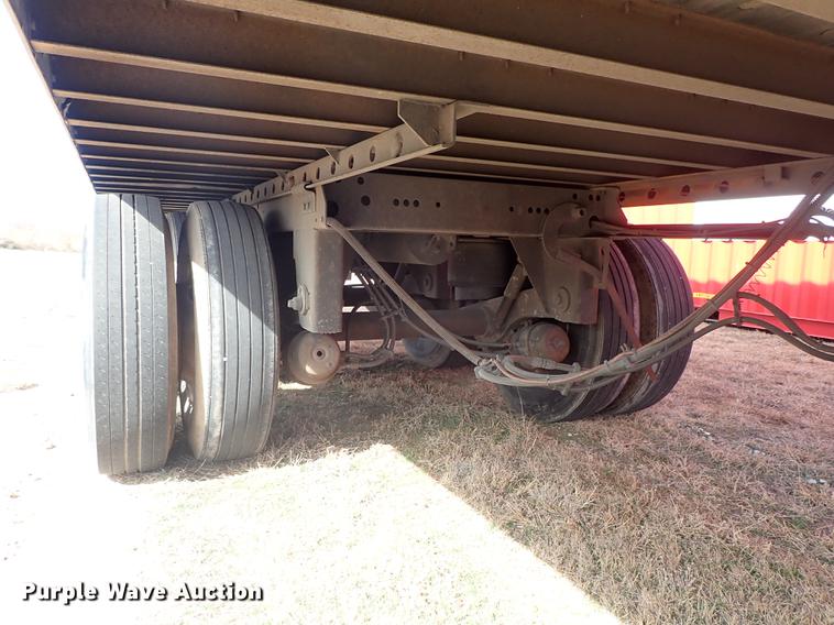 image for item DF8749 2005 Utility dry van trailer