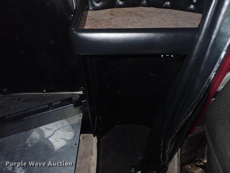 image for item DF8750 2013 Kenworth T660 semi truck