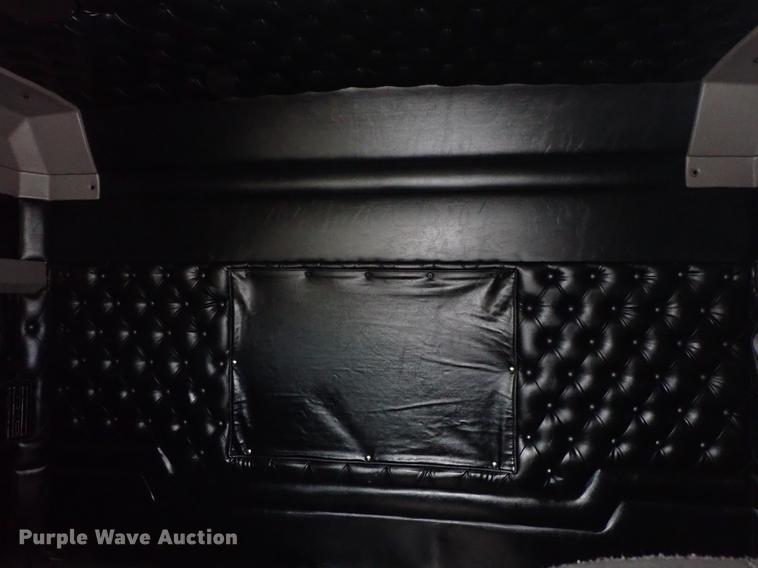 image for item DF8750 2013 Kenworth T660 semi truck