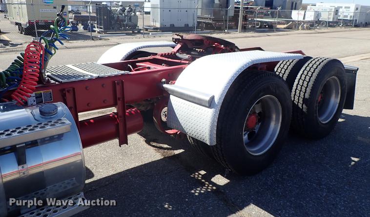 image for item DF8750 2013 Kenworth T660 semi truck