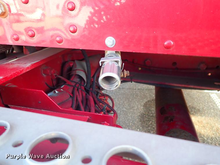 image for item DF8750 2013 Kenworth T660 semi truck