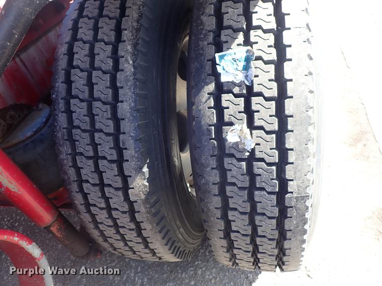 image for item DF8750 2013 Kenworth T660 semi truck