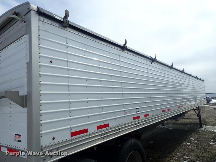 image for item DF8752 2017 Timpte Super Hopper double hopper bottom grain trailer