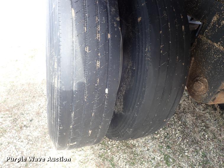 image for item DF8752 2017 Timpte Super Hopper double hopper bottom grain trailer