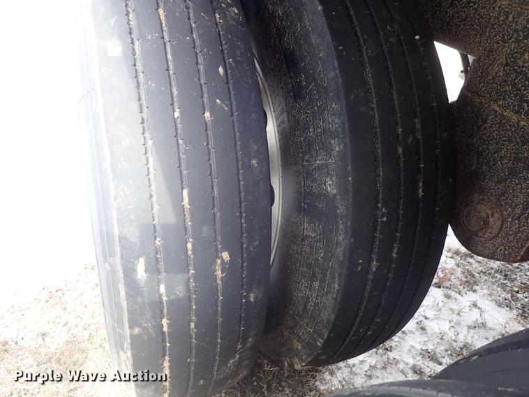 image for item DF8752 2017 Timpte Super Hopper double hopper bottom grain trailer