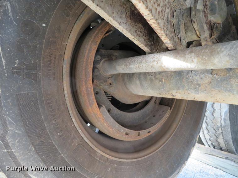 image for item DG3863 2001 Wabash FLCVHCM flatbed trailer