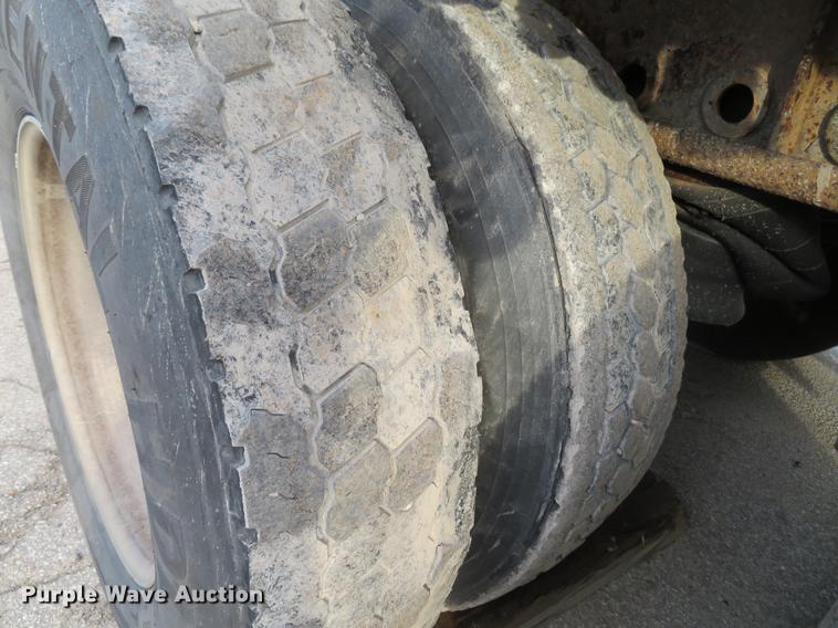 image for item DG3863 2001 Wabash FLCVHCM flatbed trailer