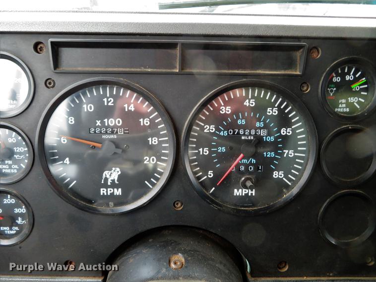 image for item DG3875 1999 Mack CH613 semi truck