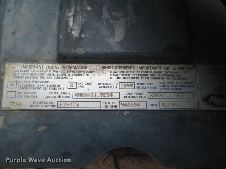 image for item DG3875 1999 Mack CH613 semi truck