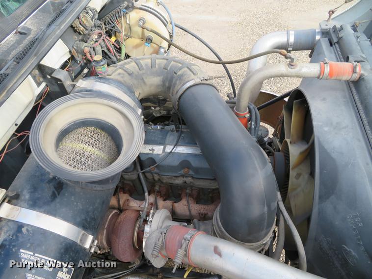 image for item DG3875 1999 Mack CH613 semi truck