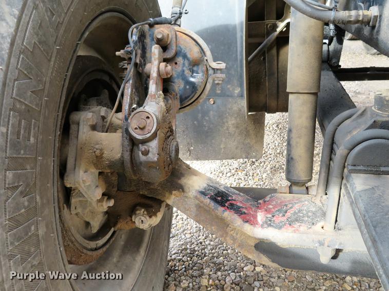 image for item DG3875 1999 Mack CH613 semi truck