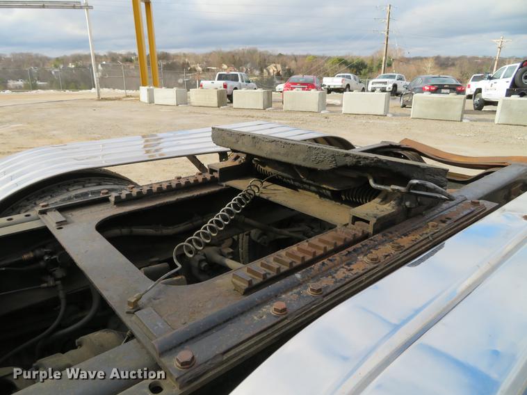 image for item DG3875 1999 Mack CH613 semi truck