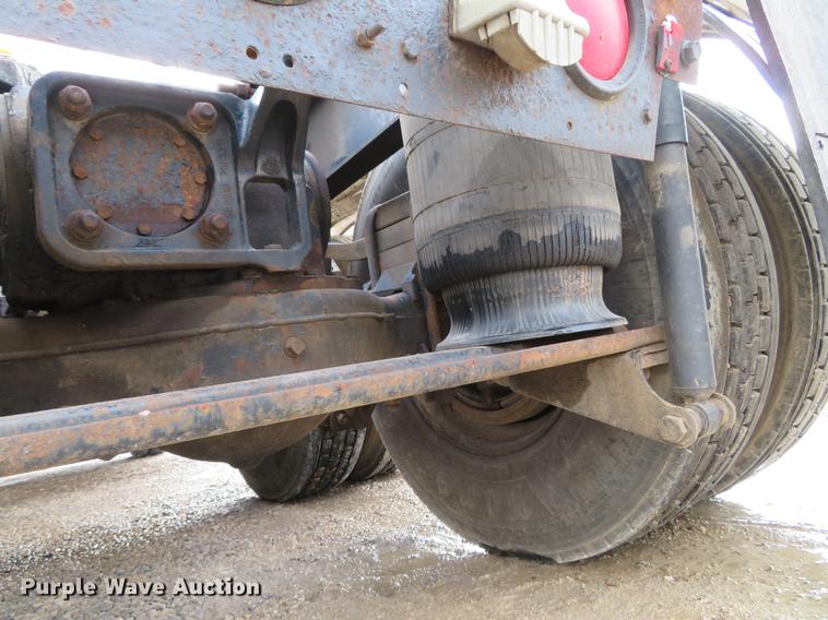 image for item DG3875 1999 Mack CH613 semi truck