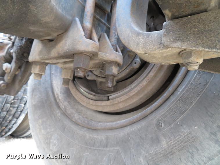 image for item DG3875 1999 Mack CH613 semi truck